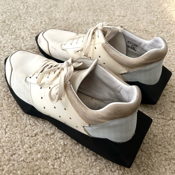 SOLD - Picture 3 of 7